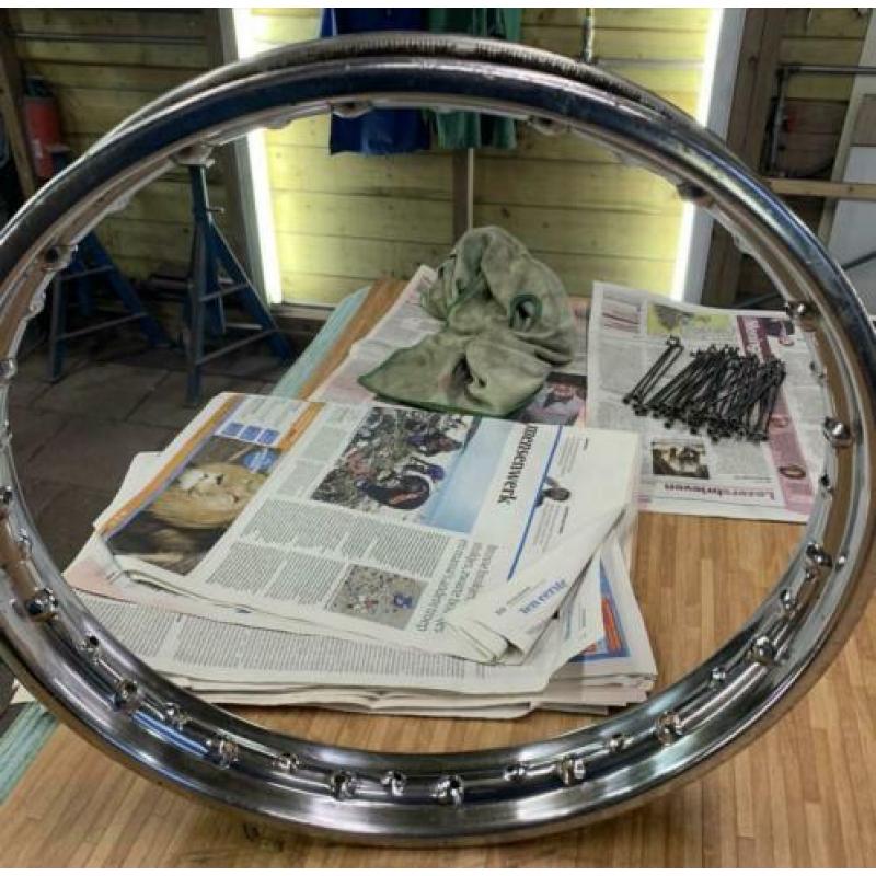 Honda mt araya velgen 19” en 16”met spaken origineel