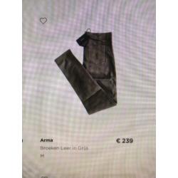 40=ARMA= ZWART echt leren BROEK (nw 600,00 )BIJENKORF