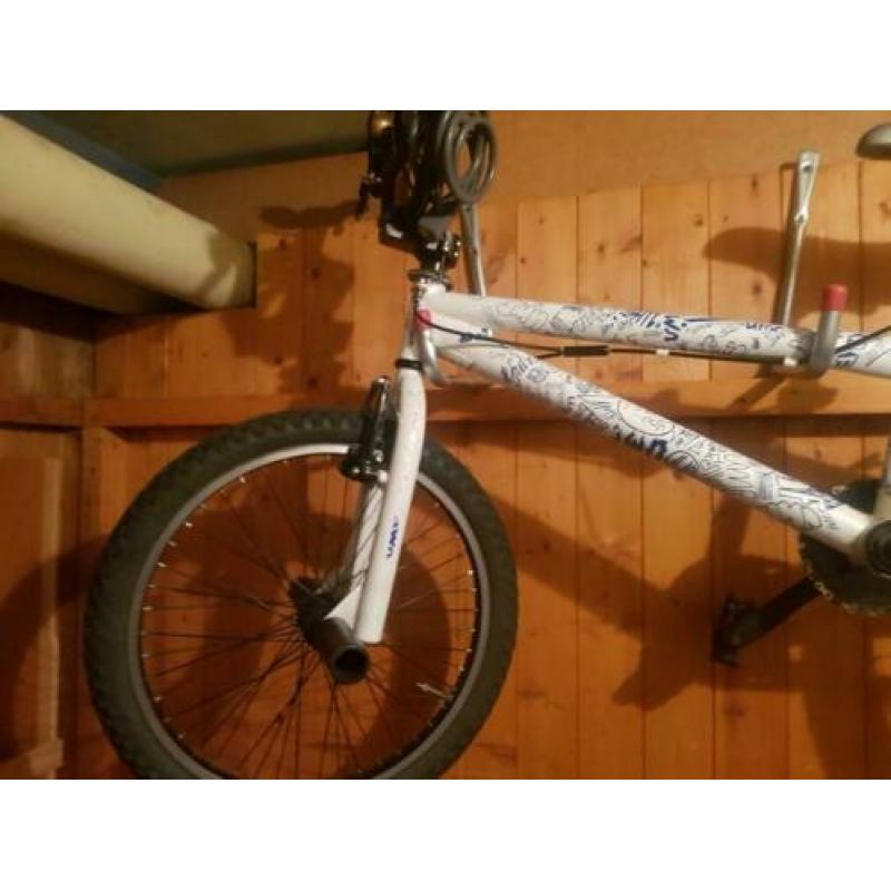 BMX UMF, wit met blauw