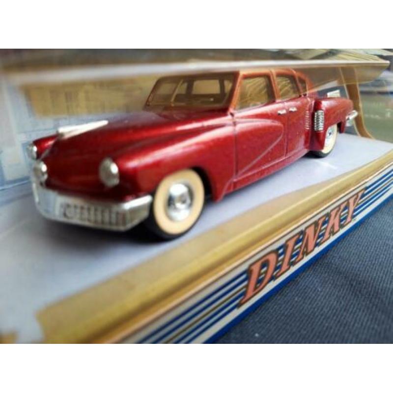 Dinky Collection Tucker Torpedo ’48 rood metallic – DY11