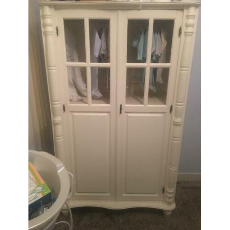 Babykamer Ledikant commode kledingkast muurplank baby's only