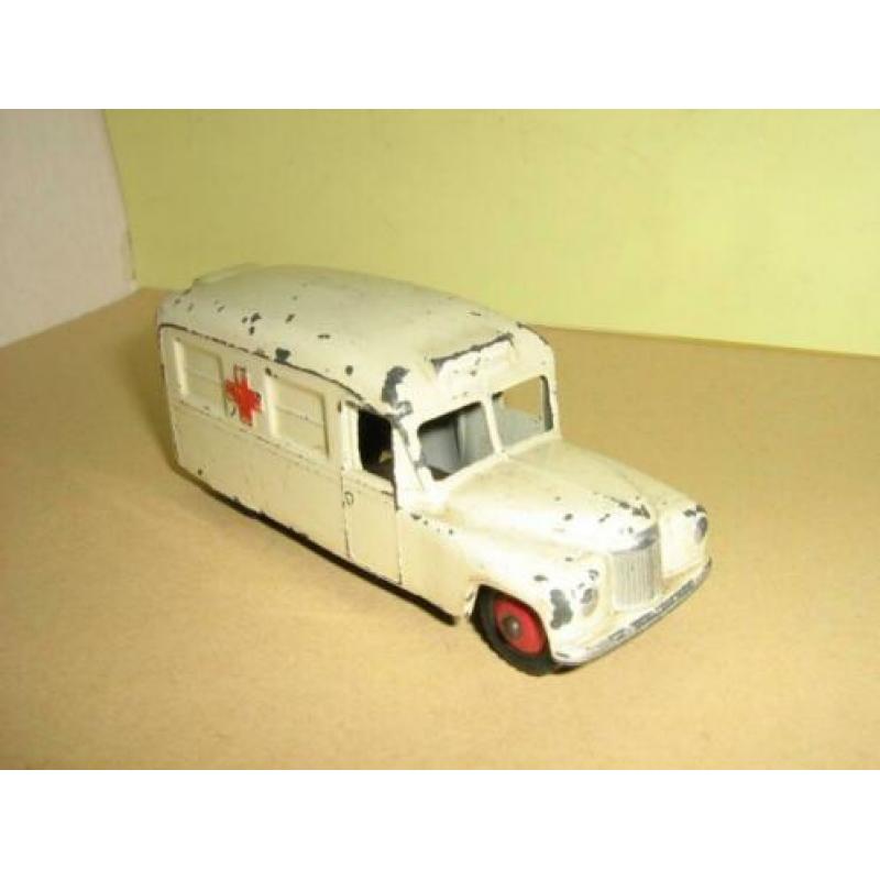 DINKY TOYS 253 Daimler Ambulance, bespeeld