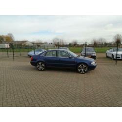 Audi A4 2.4-V6 AUTOMAAT AIRCO APK NIEUW
