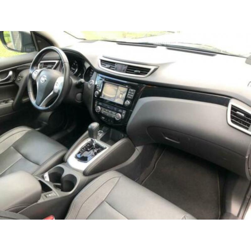 Nissan Qashqai 1.6 dCi Tekna Pano. Leer, Camera