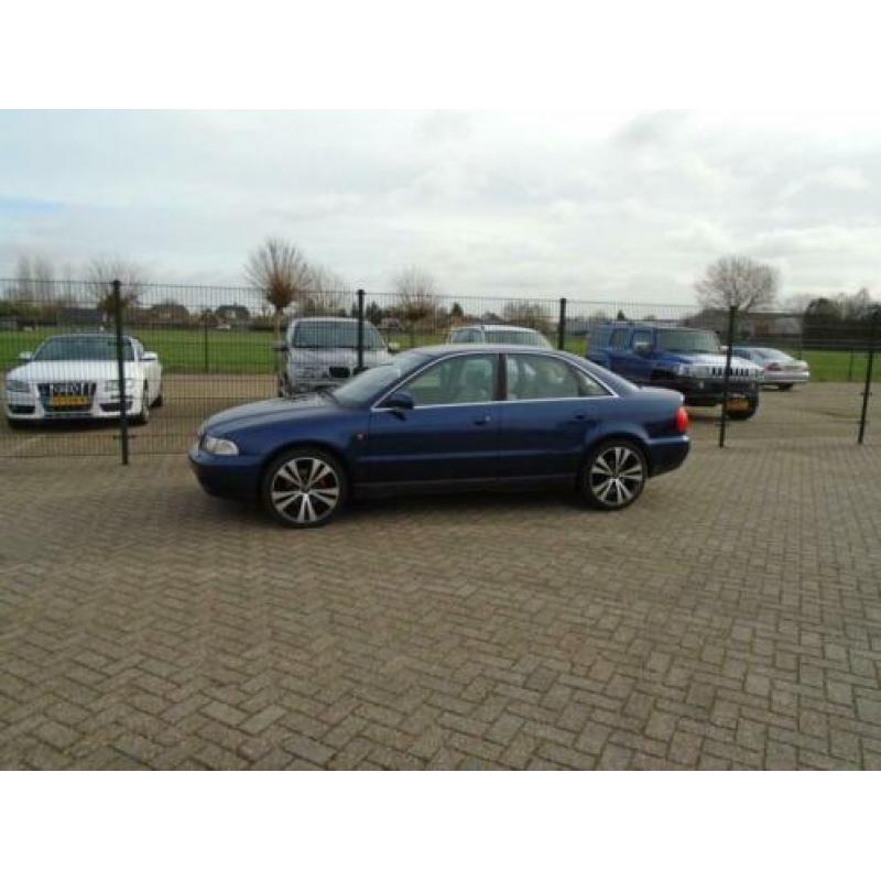 Audi A4 2.4-V6 AUTOMAAT AIRCO APK NIEUW