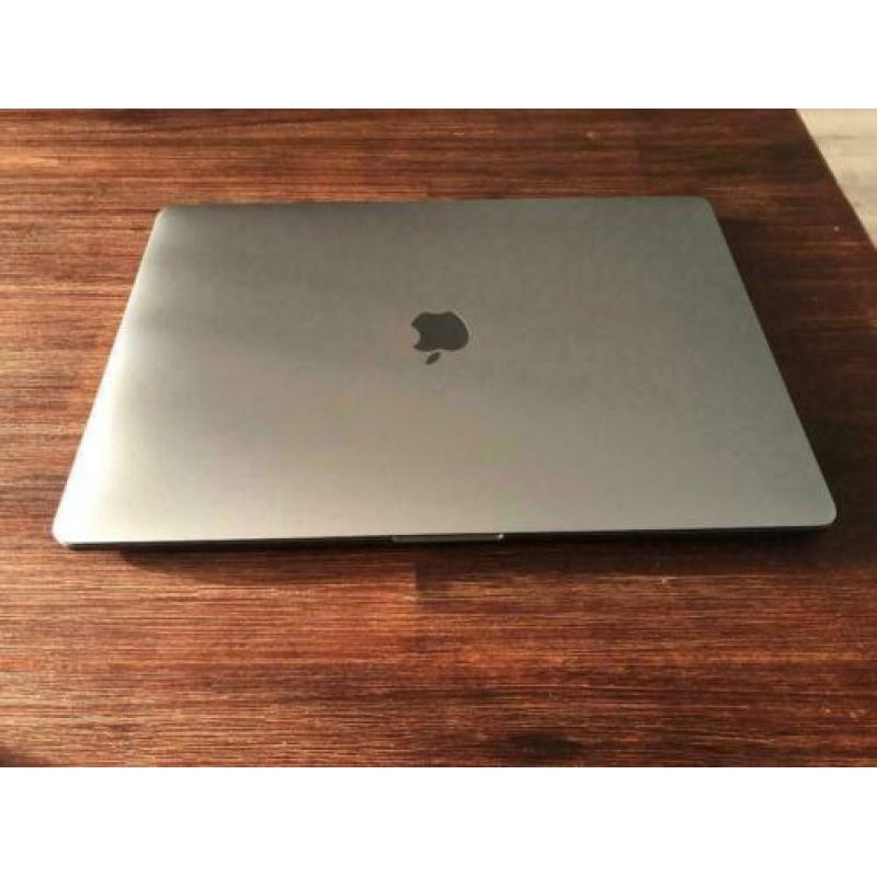 Apple MacBook Pro 2018 15,4" i7 2,6 GHz, 512GB met AppleCare