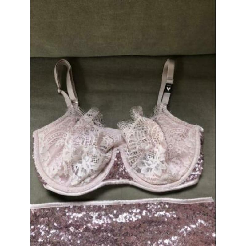 Victoria’s secret kanten bh 75DD en pailetten slip S