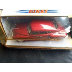 Dinky Collection Tucker Torpedo ’48 rood metallic – DY11