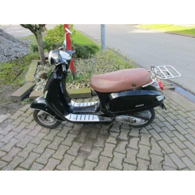 benda riva brom scooter dus met hem maar 5600 gereden