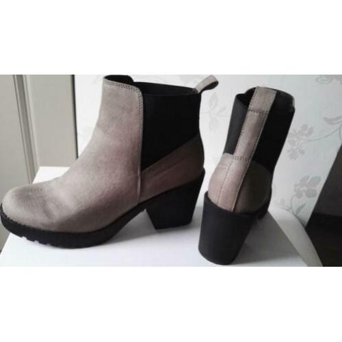 Enkellaarsjes beige/taupe - maat 39 - zo goed als nieuw!