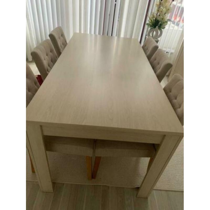 Eettafel met 6stoelen en salontafel zgan