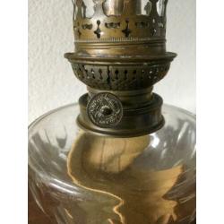 Antieke staande olielamp