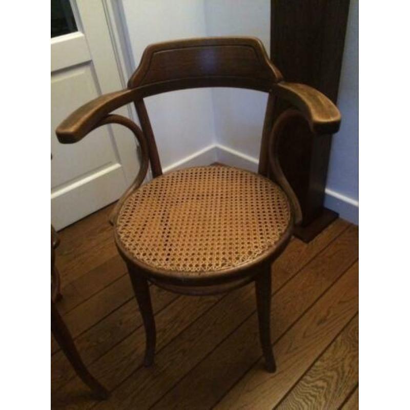 3 mooi geleefde armstoelen Thonet en Mundus