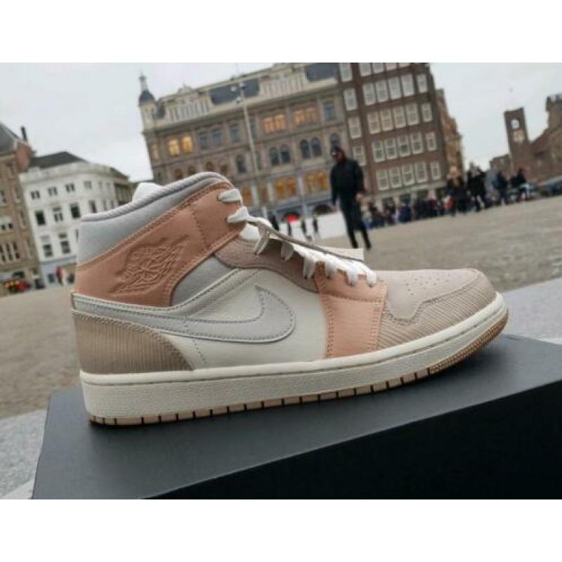Air Jordan 1 Mid Milan size 42.5 in hand!