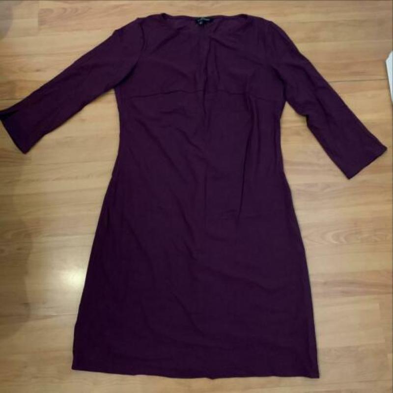 La Dress jurk, model Linda in Maroon