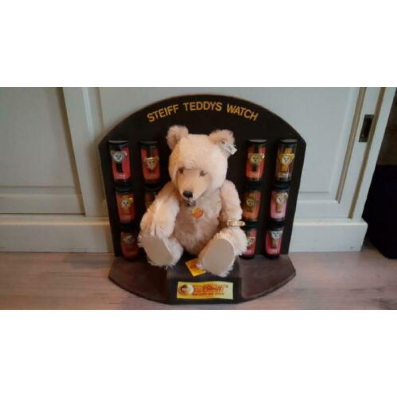 Steiff winkel display Beren Horloges Knopf im Ohr jaren 90