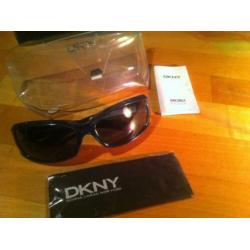 DKNY Donna Karen Zonnebril- stopzetting winkel -50% NIEUW