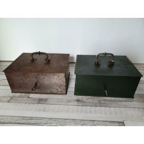 Antieke Beaumont kluisjes met sleutel €25 p/st