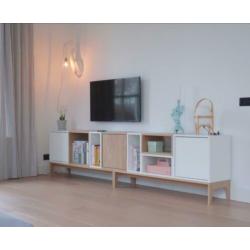 Pas gekocht deze Santa & Cole tafellamp opaal glas hout lamp