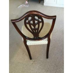 4 hepplewhite eetkamerstoelen