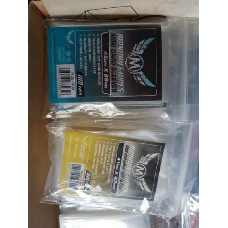 Sleeves mayday games, ultra pro en toploader