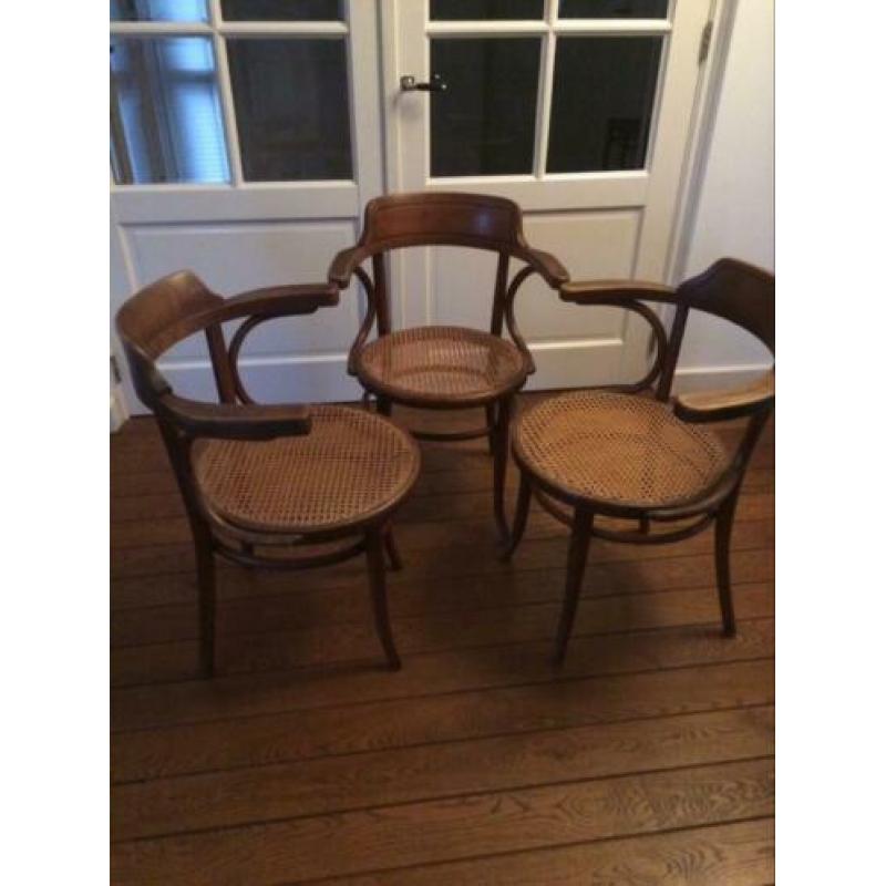 3 mooi geleefde armstoelen Thonet en Mundus