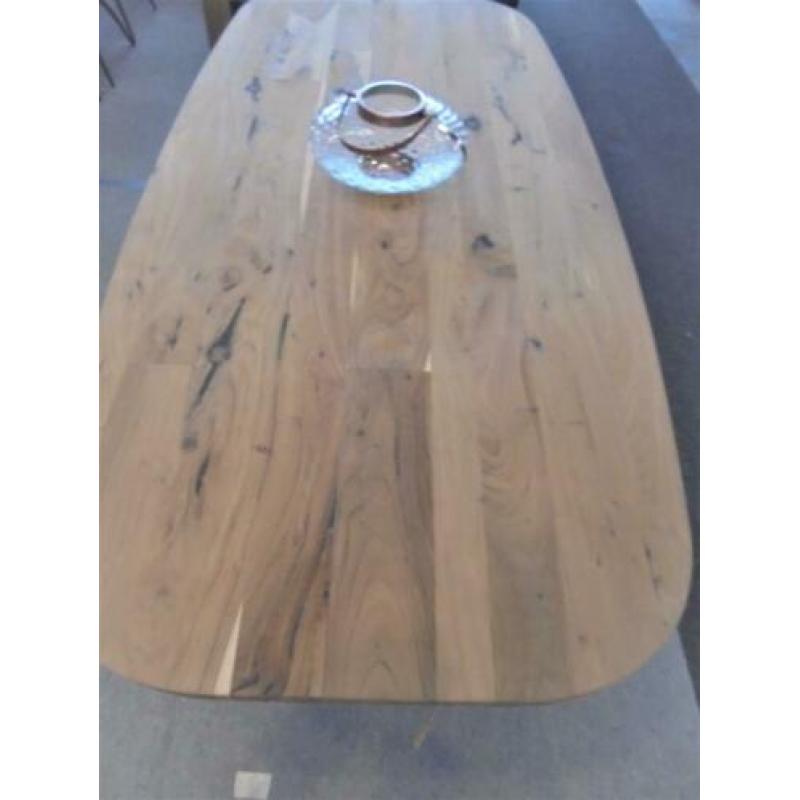 Nieuwe Tafel 210 x 100 cm. massieg Kikarhout, Metalen poot