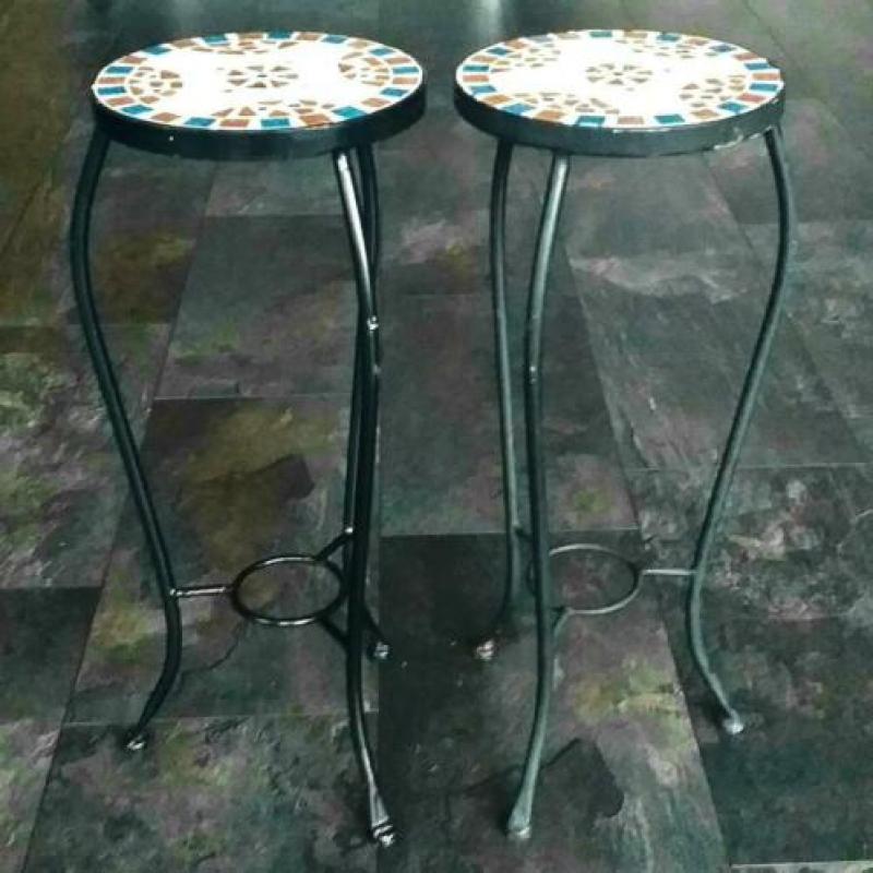 2 Bijzettafeltjes