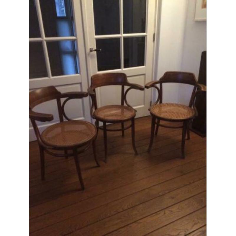 3 mooi geleefde armstoelen Thonet en Mundus