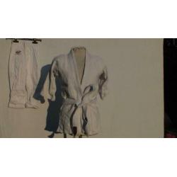 Judopak.Jasje, broek en riem.Mt 110