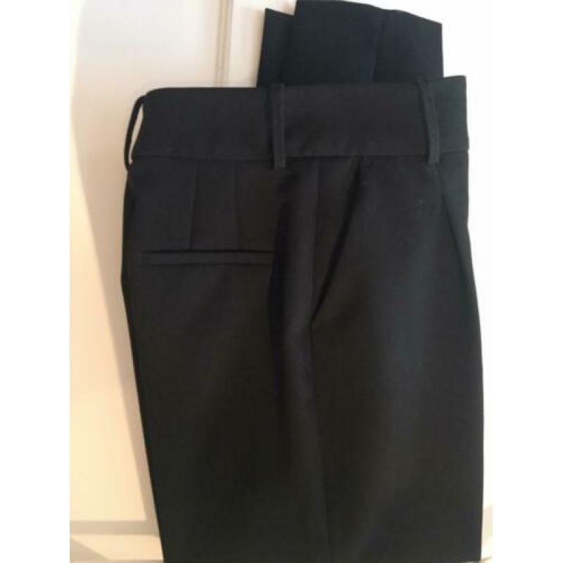 Nieuwe zwarte broek, Zara
