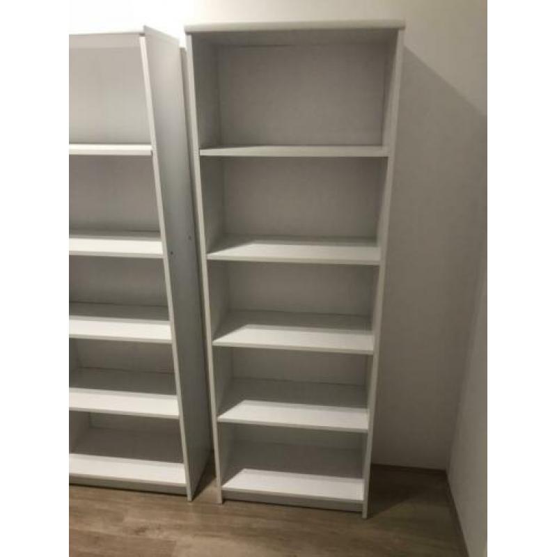 2 boekenkasten