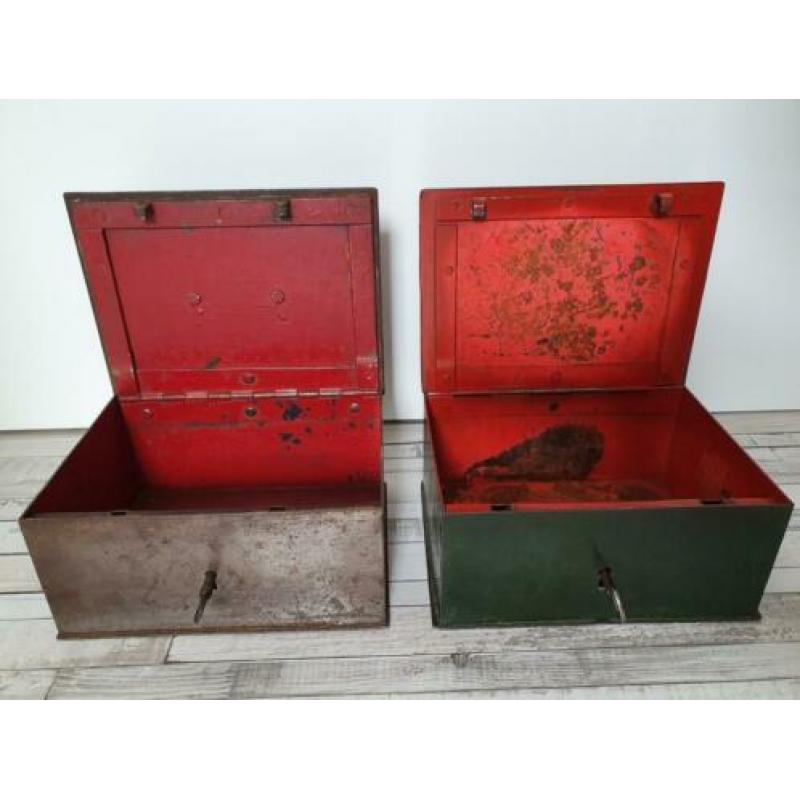 Antieke Beaumont kluisjes met sleutel €25 p/st