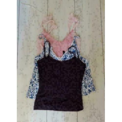 3 stuks tops maat XS blauw roze en paars