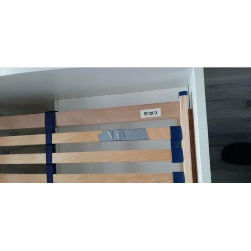 Eenpersoonsbed met lattenbodem