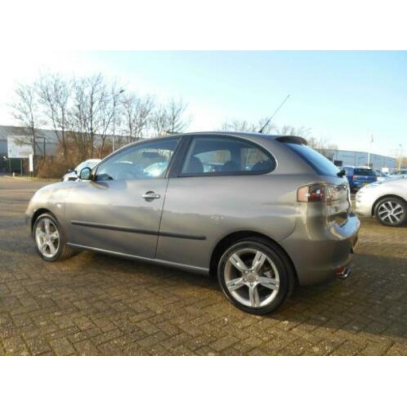 SEAT Ibiza 1.6-16V Sportstyle