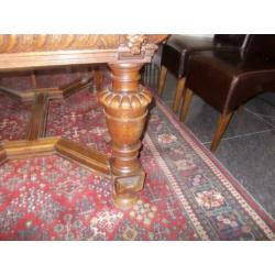 6 stoelen en antieke eiken balpoottafel lxbxh= 148x108x78cm