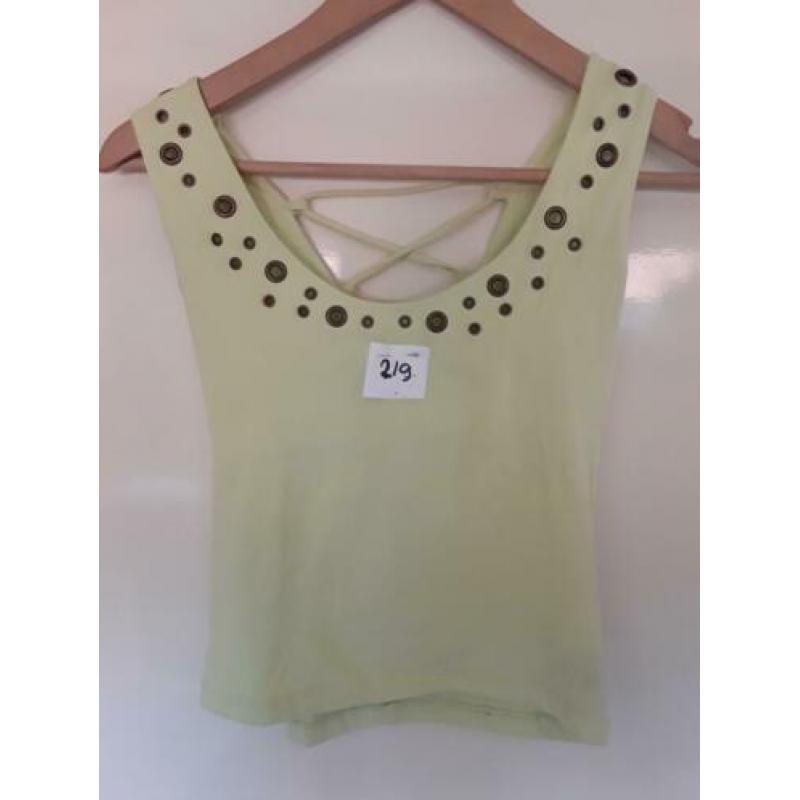 219. Zacht groen topje D PE jeans maat M