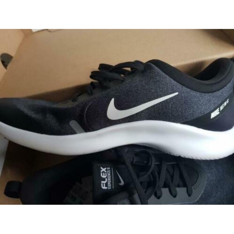 Nike schoenen maat 42
