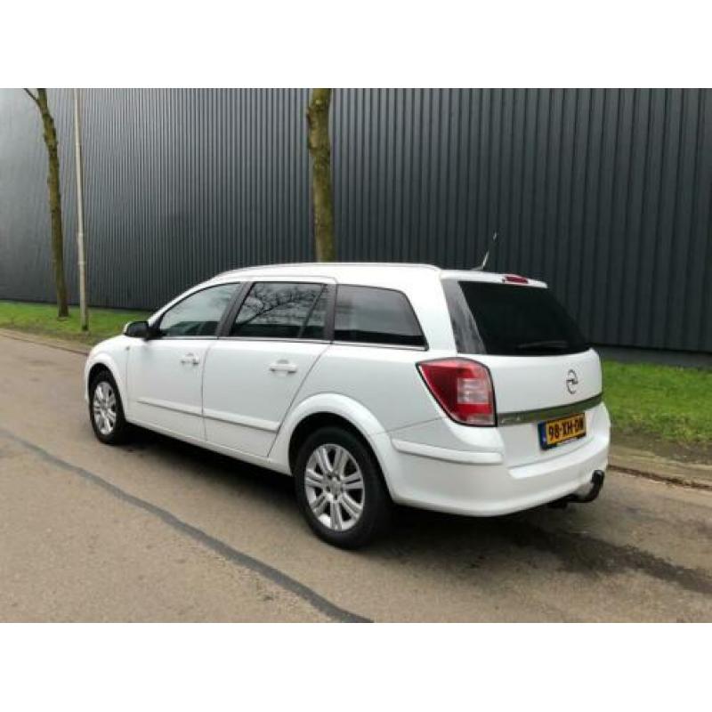 Opel Astra Wagon 1.6 Executive Nieuwe apk, Navigatie, Climat