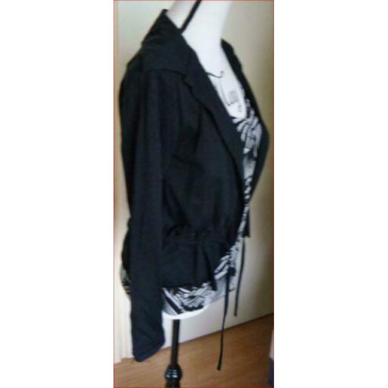POOOLS zwart-witte tweens vest zgan maat 40 zgan