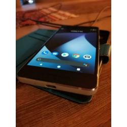 Google Pixel 2 blue