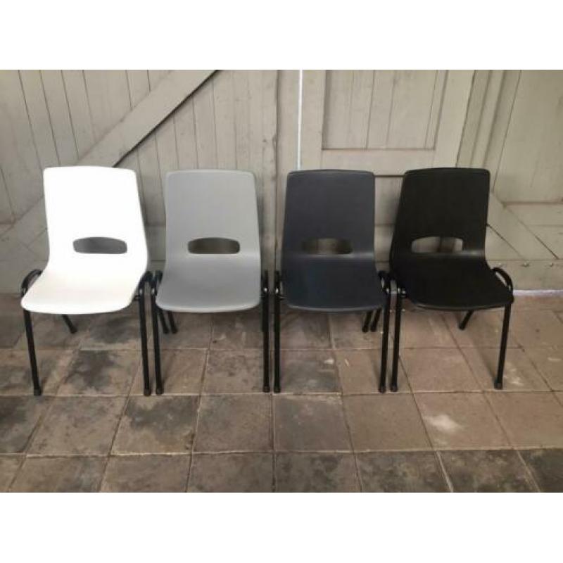 Nieuwe kunststof kuipstoelen stapelbare kantinestoelen