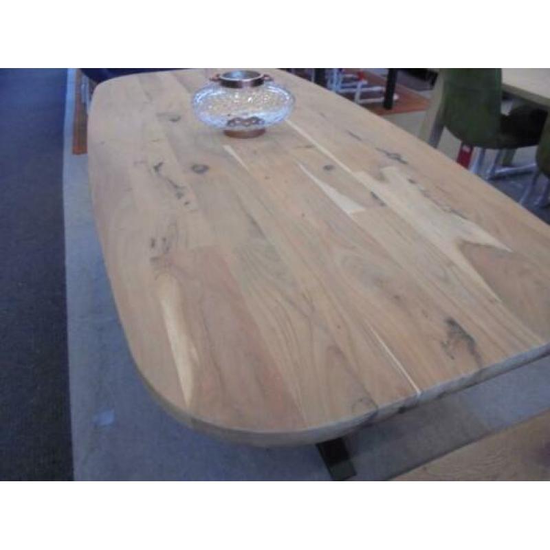 Nieuwe Tafel 210 x 100 cm. massieg Kikarhout, Metalen poot