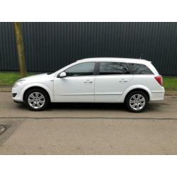 Opel Astra Wagon 1.6 Executive Nieuwe apk, Navigatie, Climat