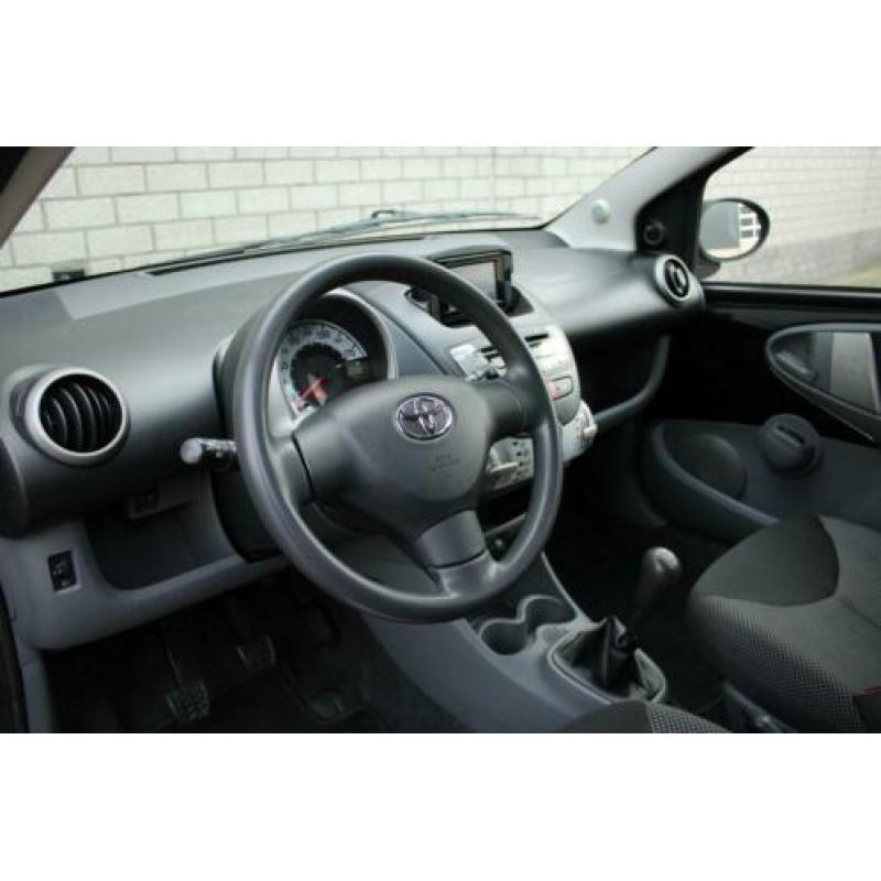 Toyota Aygo 1.0-12V Comfort Navigator | Navigatie | Airco |