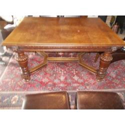 6 stoelen en antieke eiken balpoottafel lxbxh= 148x108x78cm