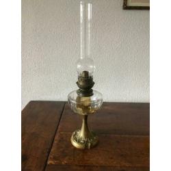 Antieke staande olielamp