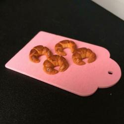 Mini croissantjes 4 stuks - voor poppenhuis of Barbies
