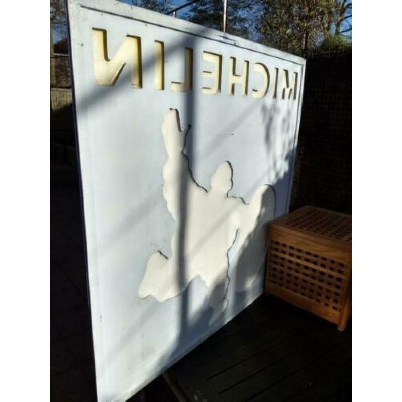 Michelin reclamebord 1m x 1 m